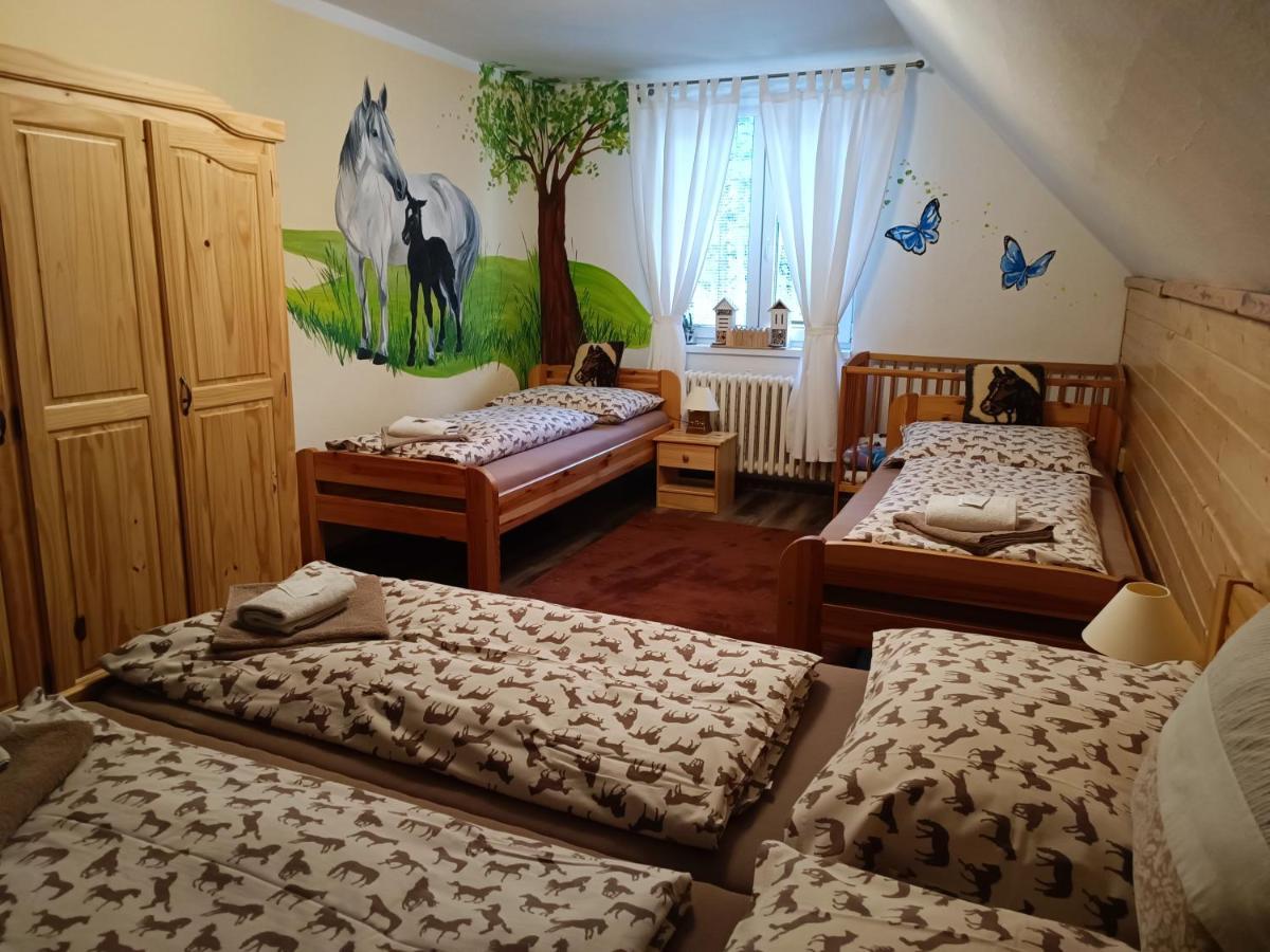 Jizdarna Malenovice Apartment Malenovice  Екстериор снимка